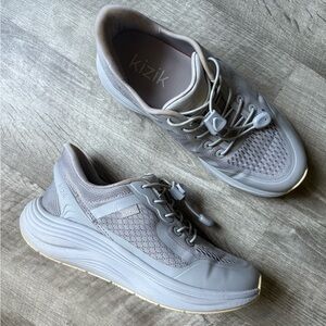 Women’s London Kizik athletic shoes women’s 7